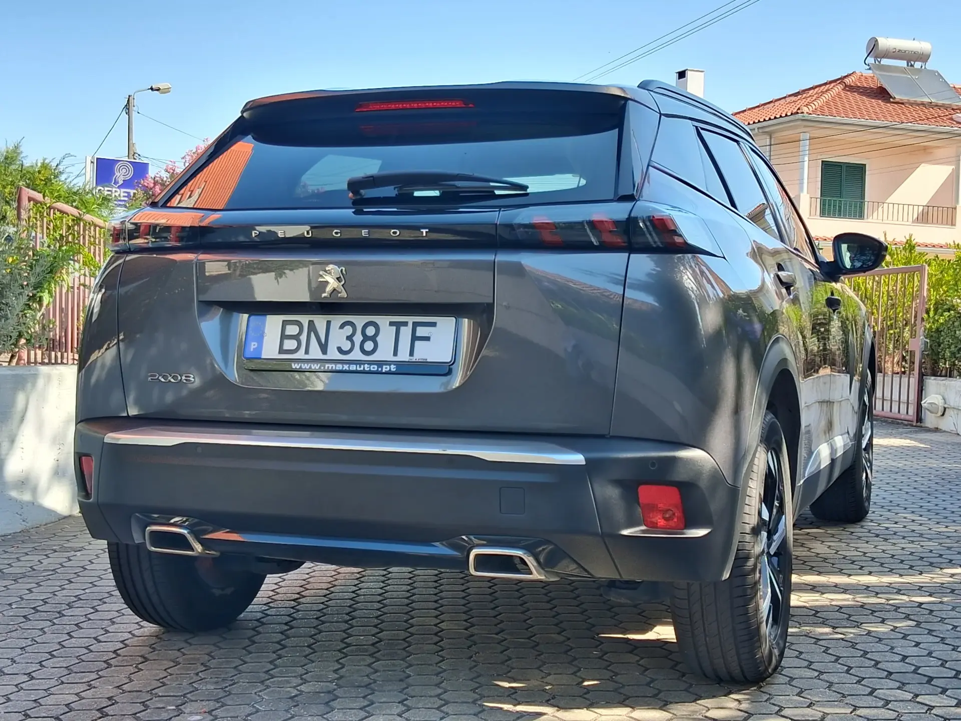 Peugeot 2008 1.2 PureTech Allure EAT8 24