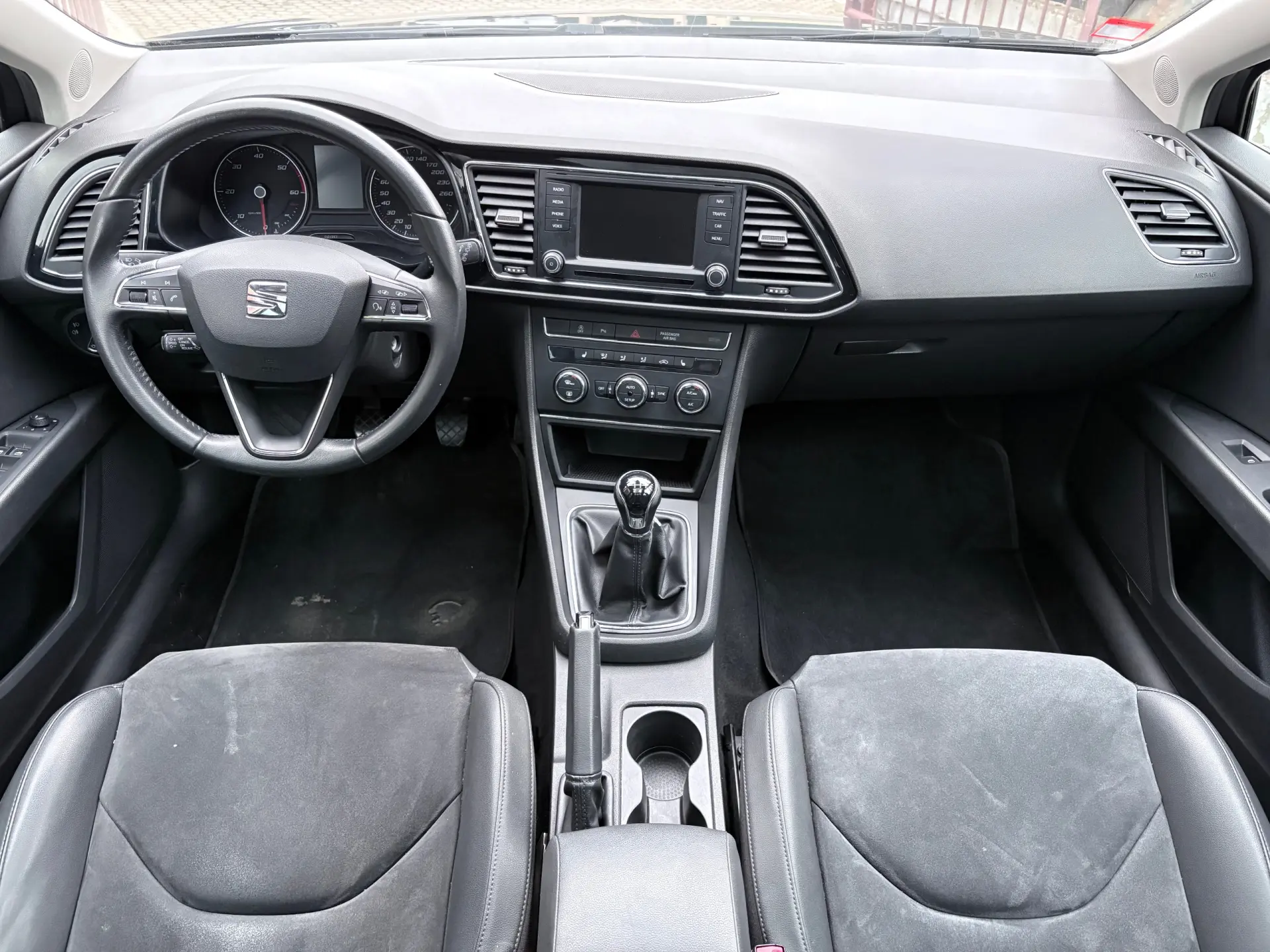 SEAT Leon ST 1.6 TDI S&S 4Drive Style 29