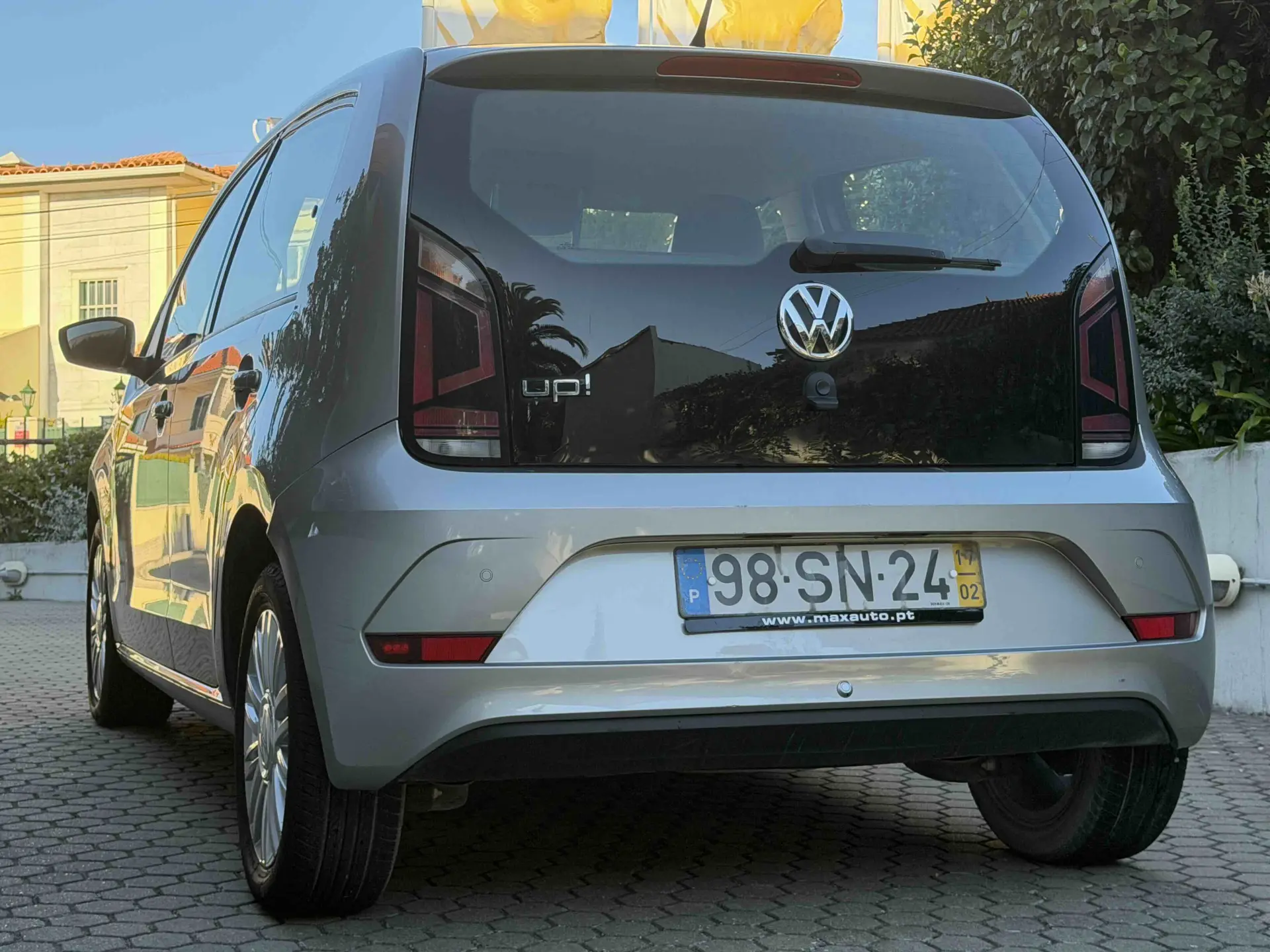 Volkswagen Up! 1.0 Move Auto 25