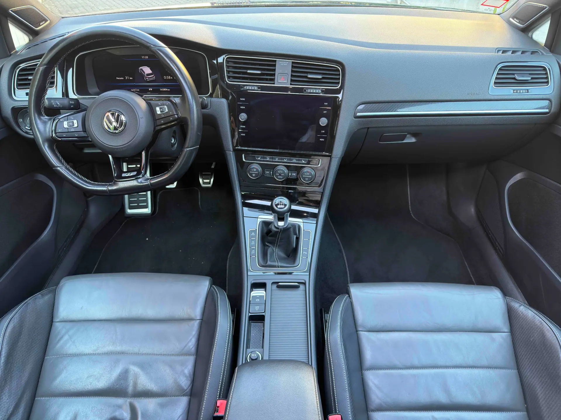Volkswagen Golf R 4Motion (BlueMotion ) 6