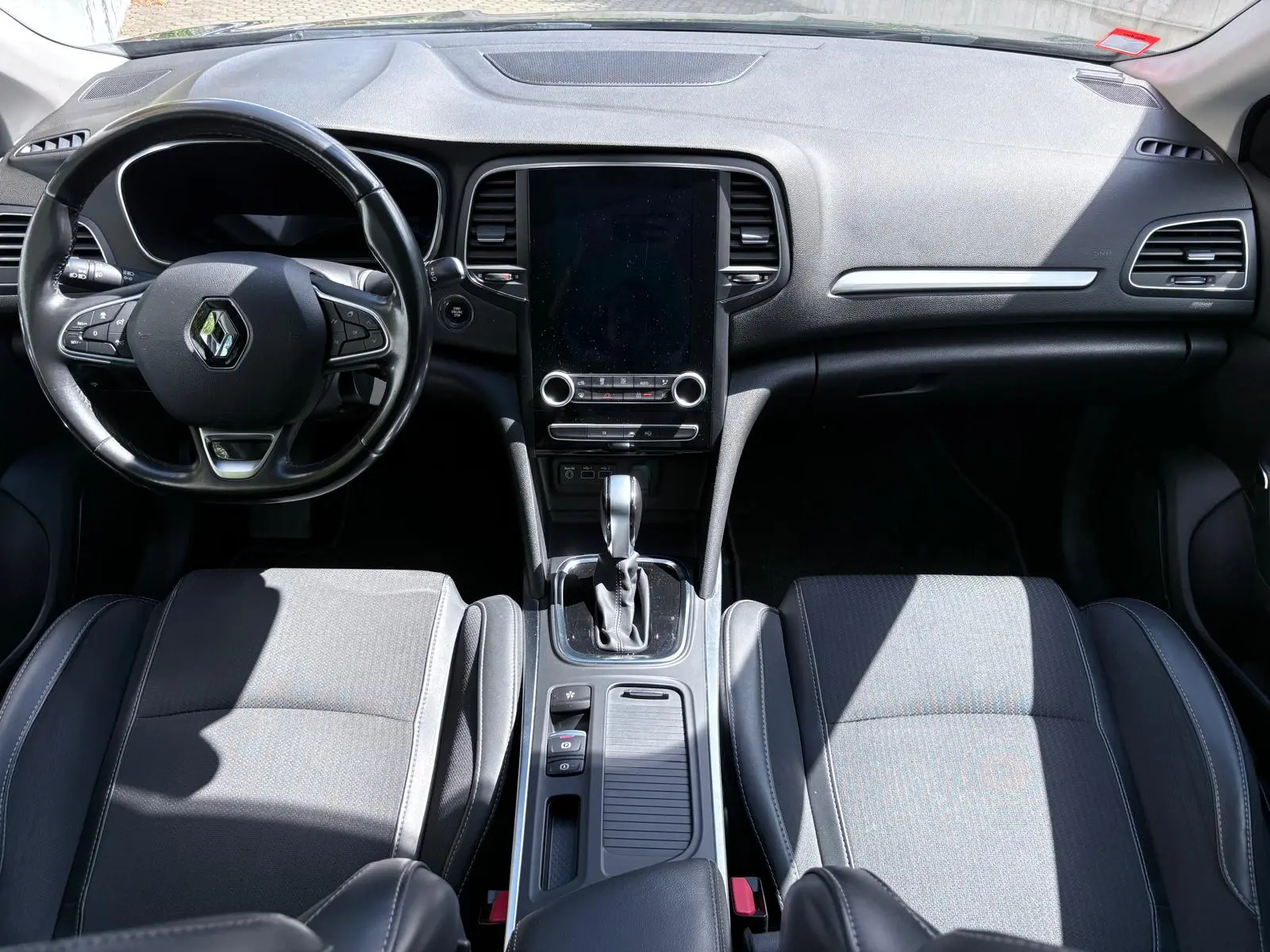 Renault Mégane Sport Tourer 1.6 E-Tech Plug-In Intens 6