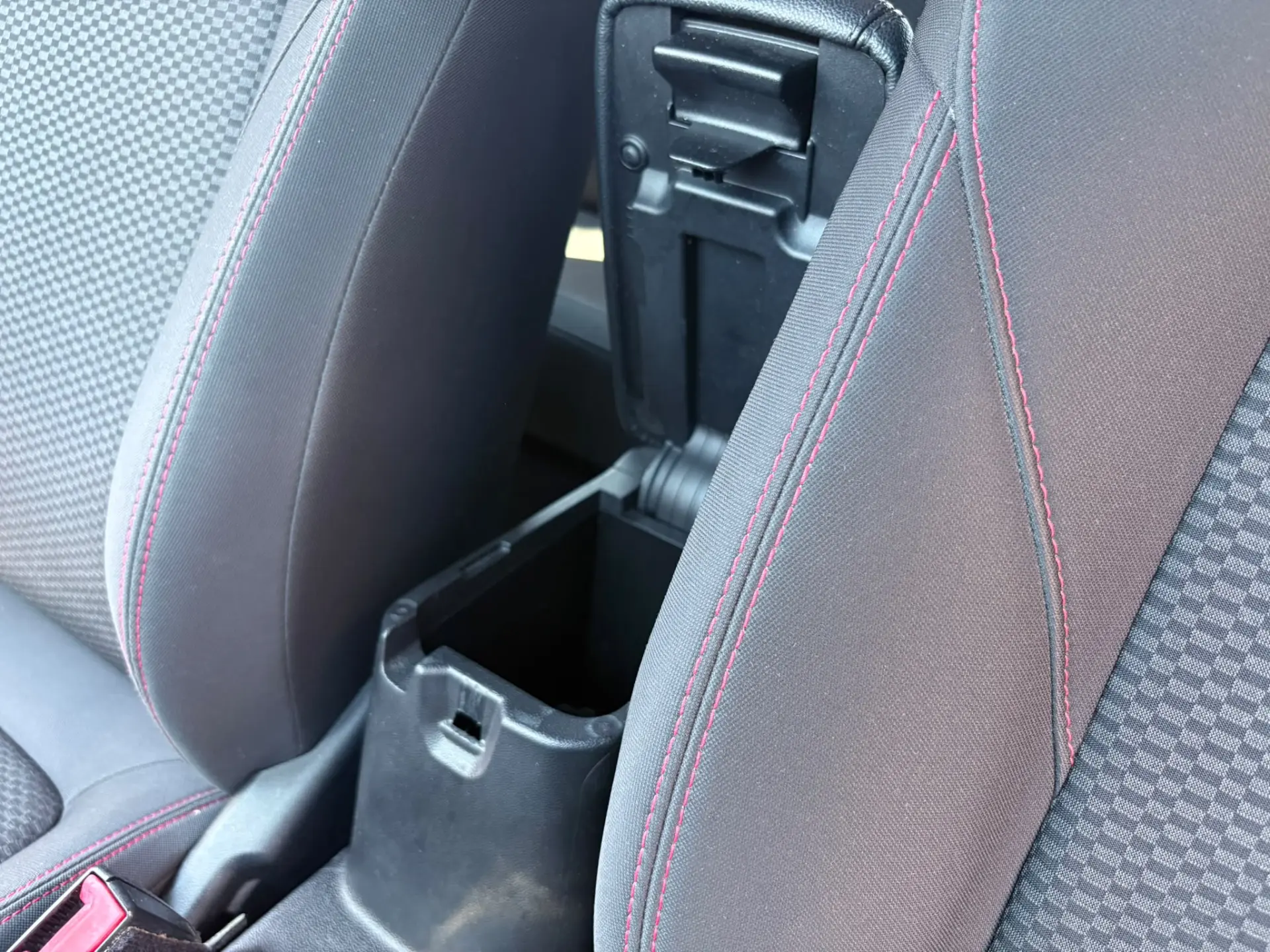 Ford Fiesta 1.0 EcoBoost ST-Line 33