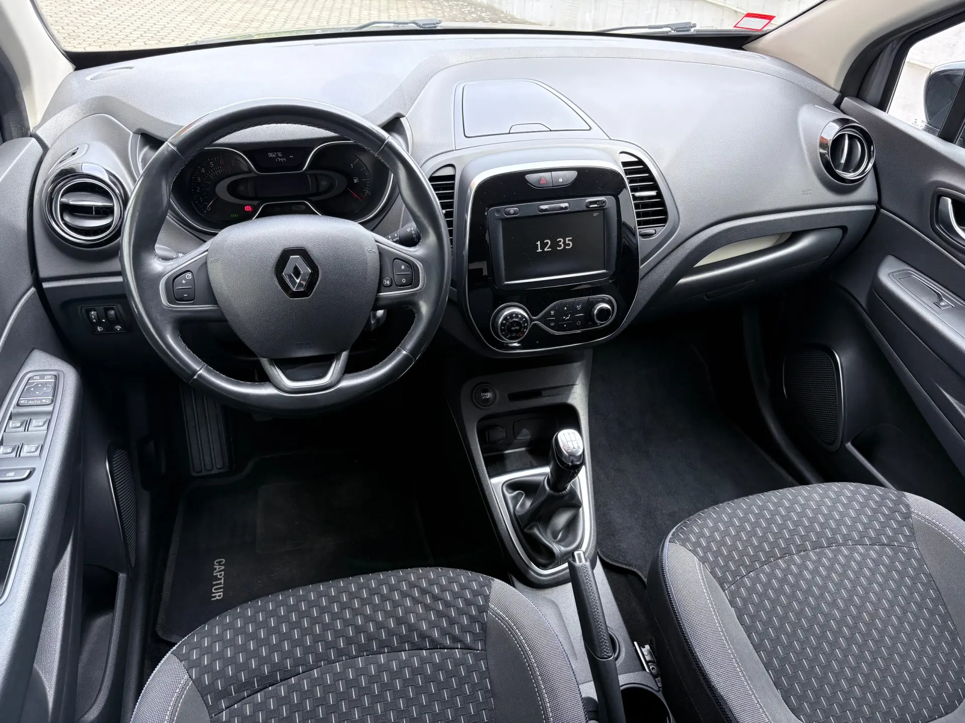 Renault Captur 0.9 TCE Exclusive 30
