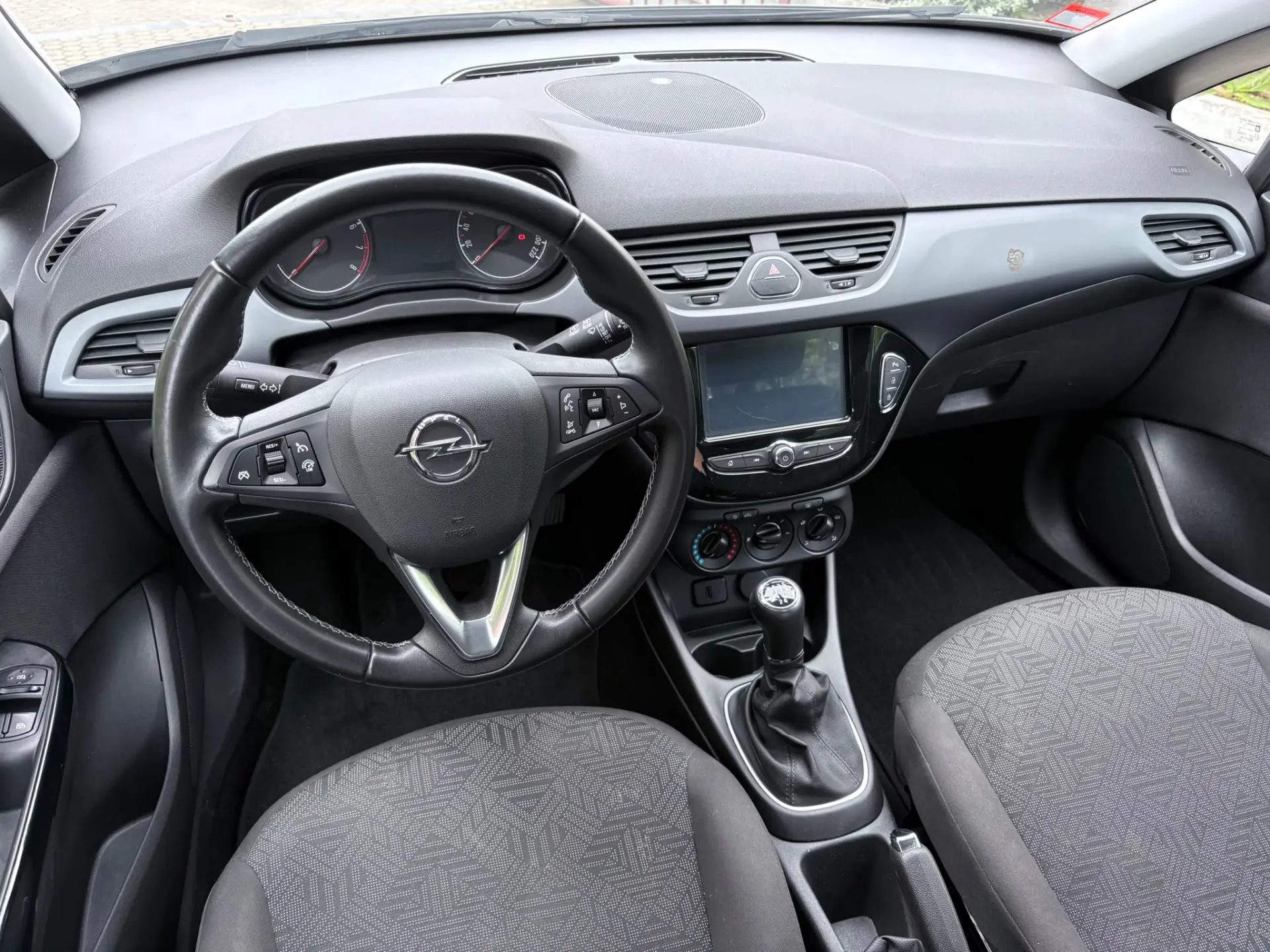Opel Corsa 1.2 Dynamic 29