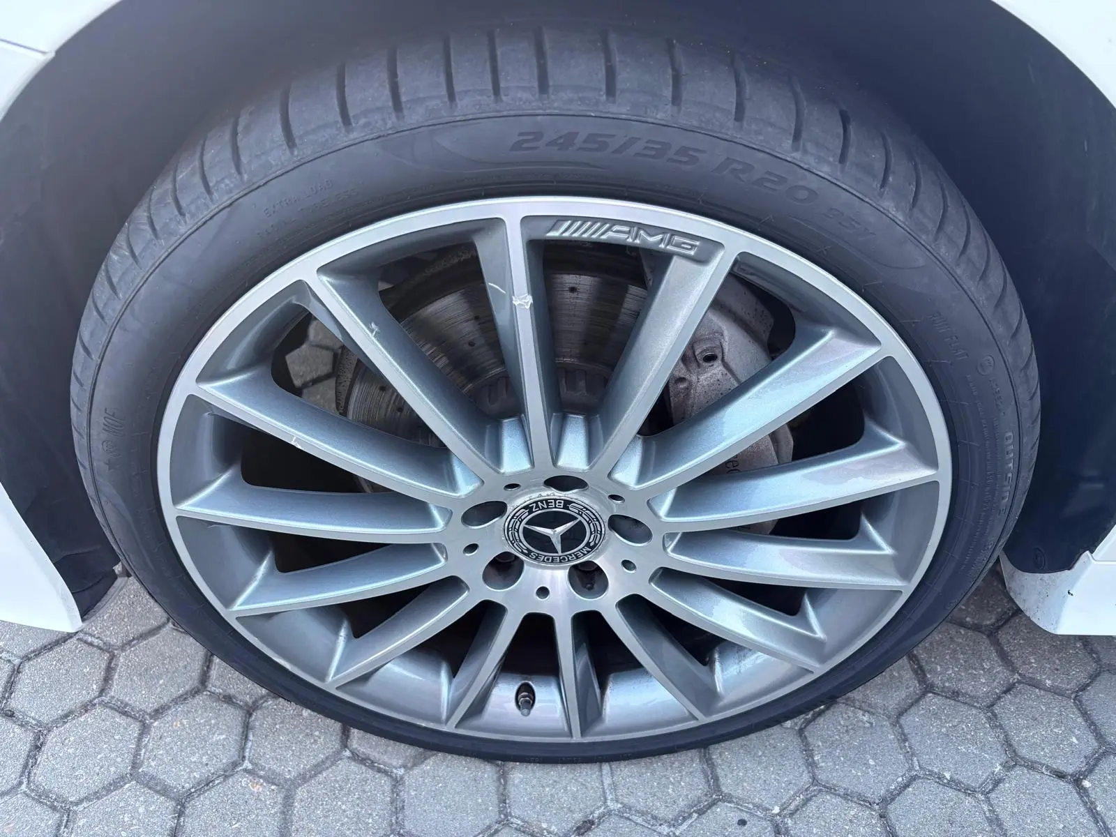 Mercedes-Benz E 220 d AMG Line Aut. 13