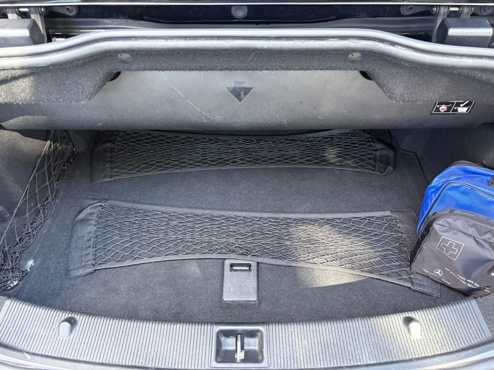 Mercedes-Benz E 350 CGi Avantgarde BlueEfficiency Auto 29