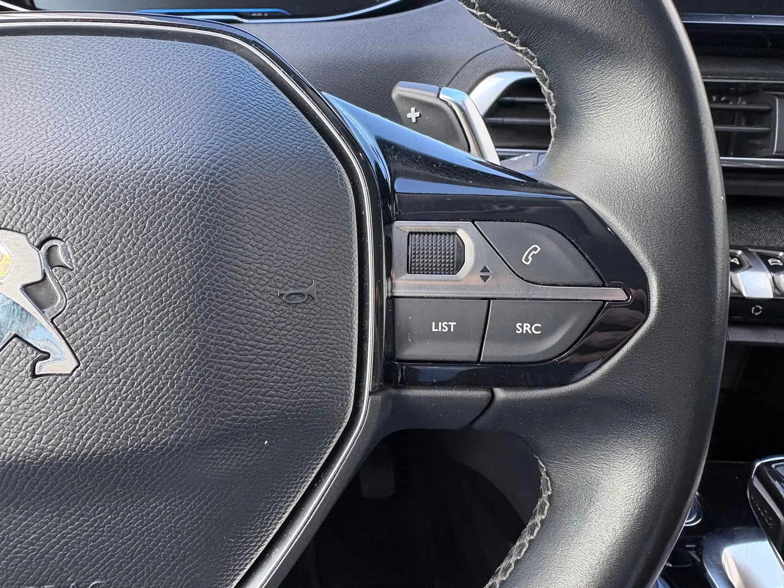 Peugeot 5008 1.2 PureTech Allure EAT8 36
