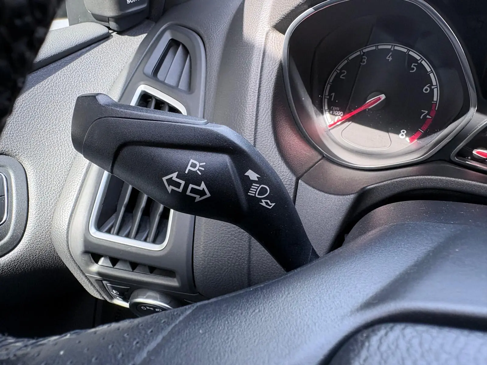 Ford Focus 2.0 EcoBoost ST c/ Pack Pele Desportiva 40