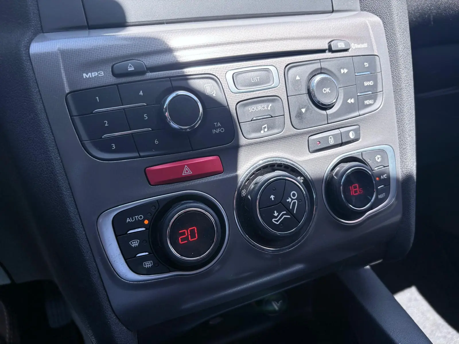 Citroen C4 1.6 BlueHDi Feel EAT6 47