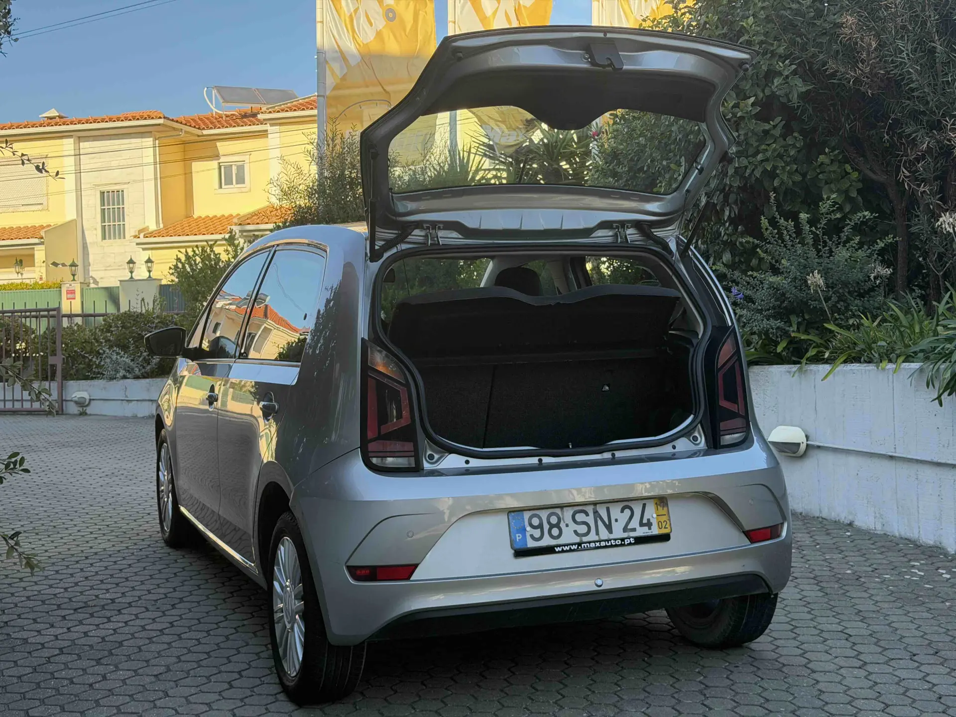 Volkswagen Up! 1.0 Move Auto 26