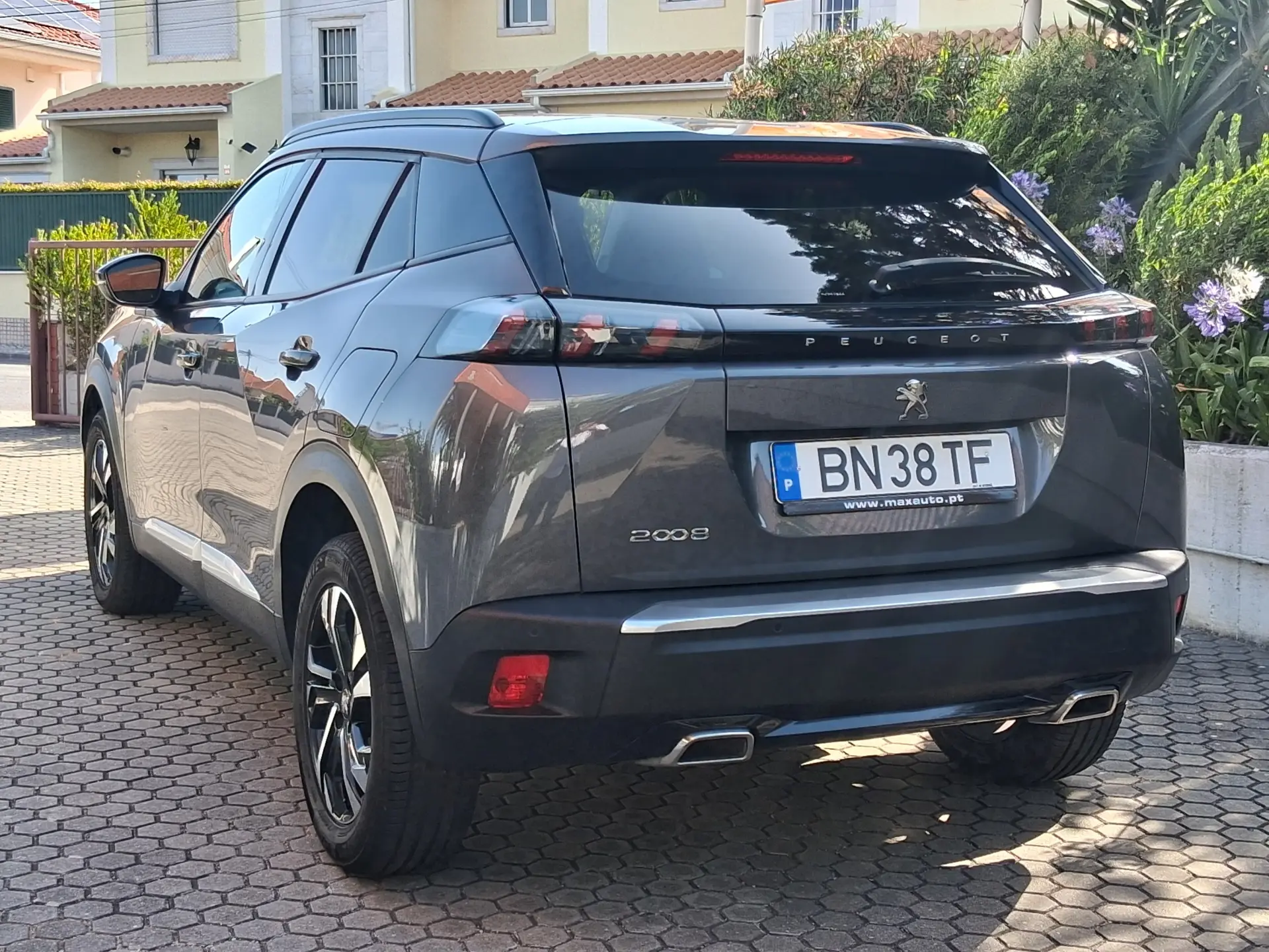 Peugeot 2008 1.2 PureTech Allure EAT8 19