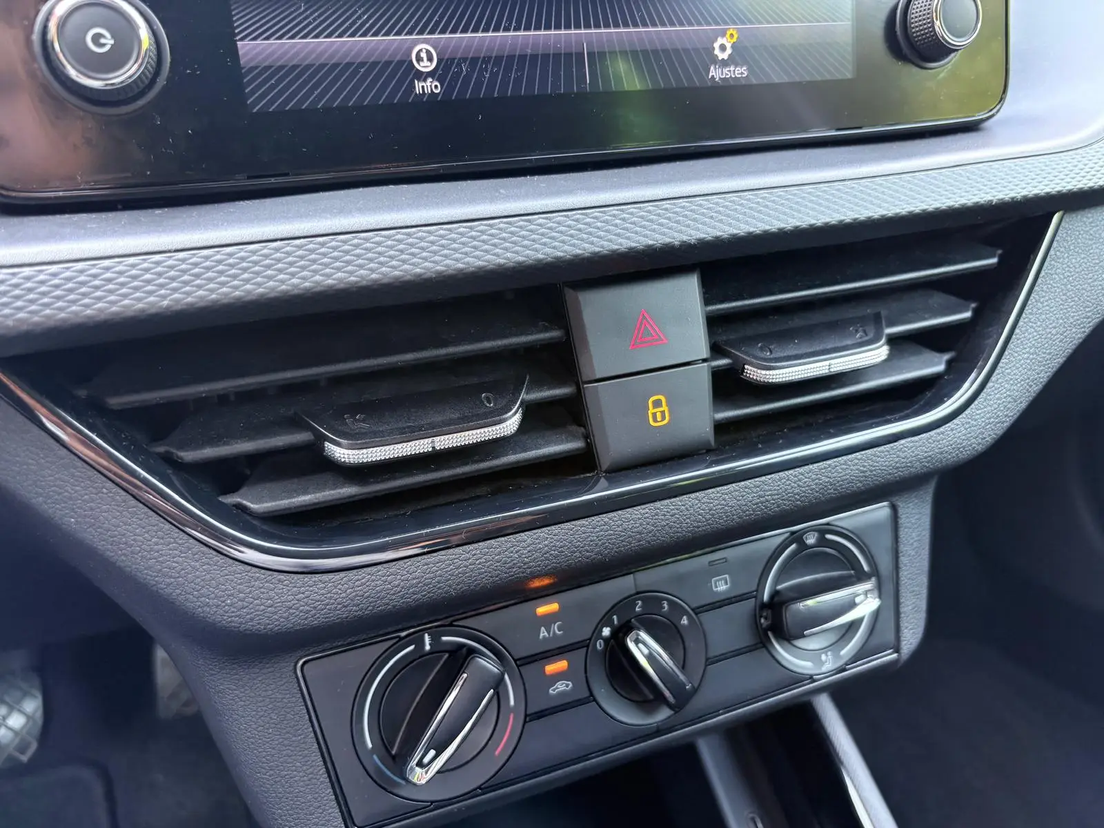 Skoda Kamiq 1.0 TSI Ambition 48