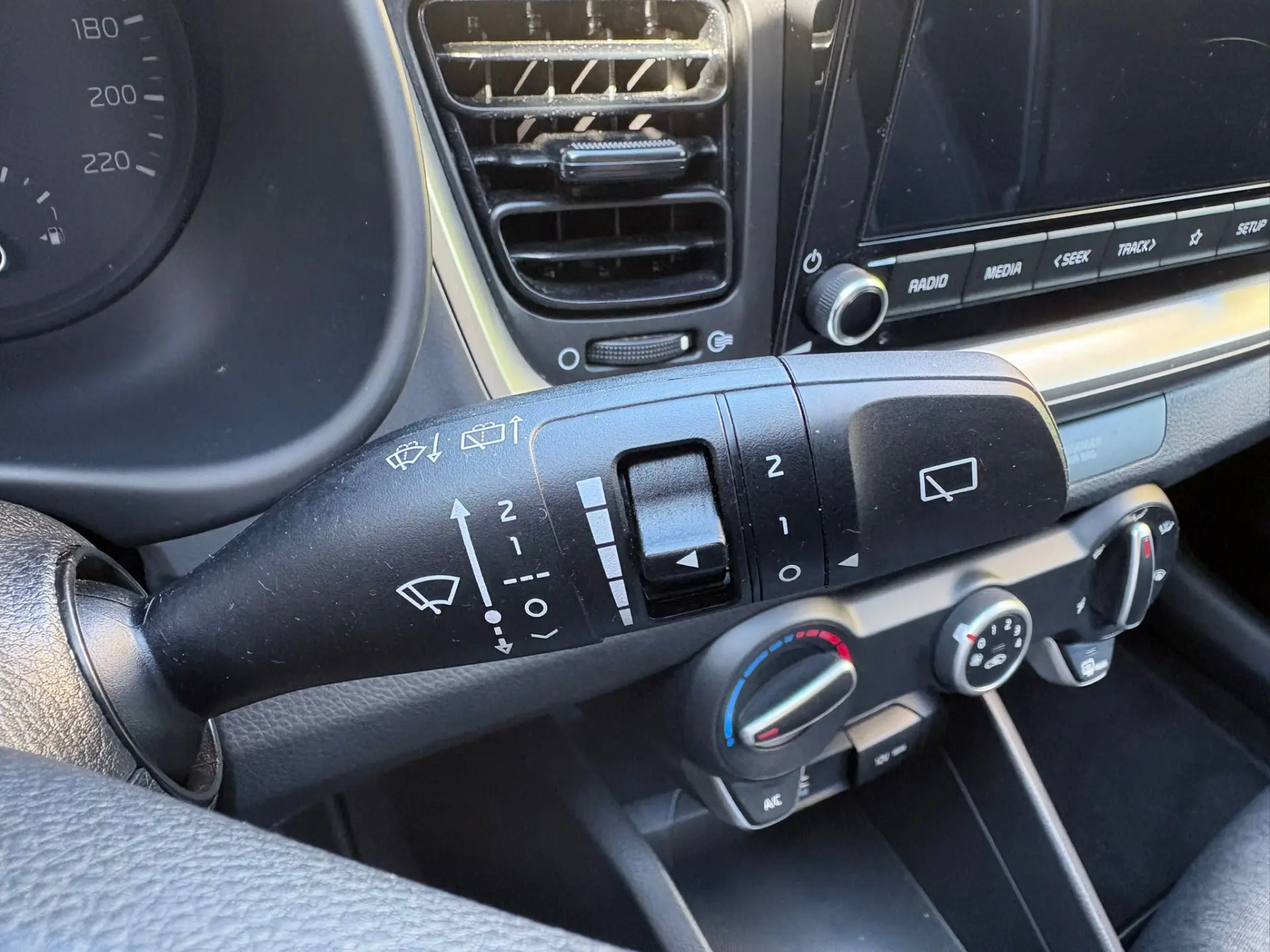 Kia Stonic 1.2 Dynamic 38