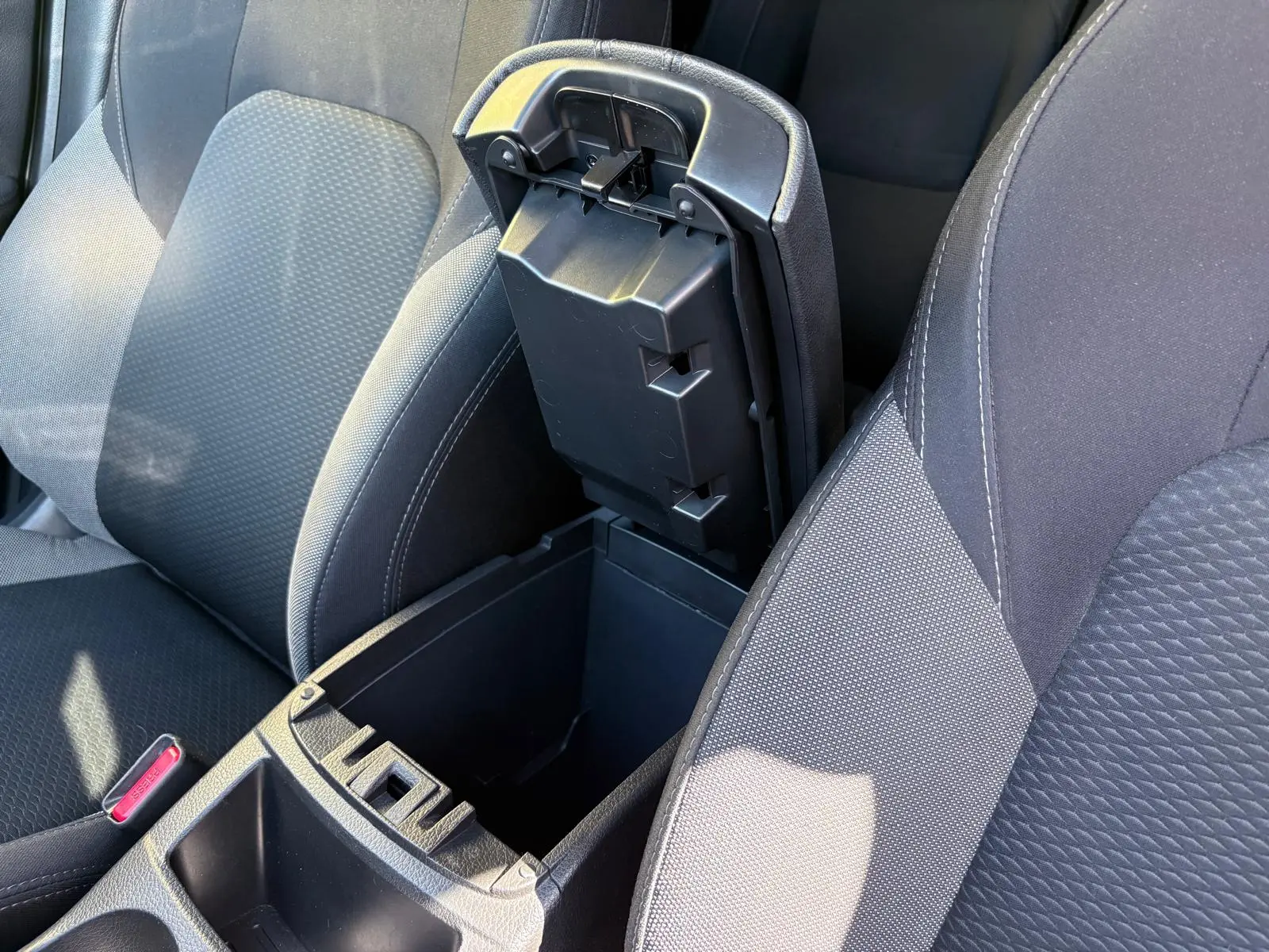 Nissan Qashqai 1.5 dCi N-Connecta J18 34