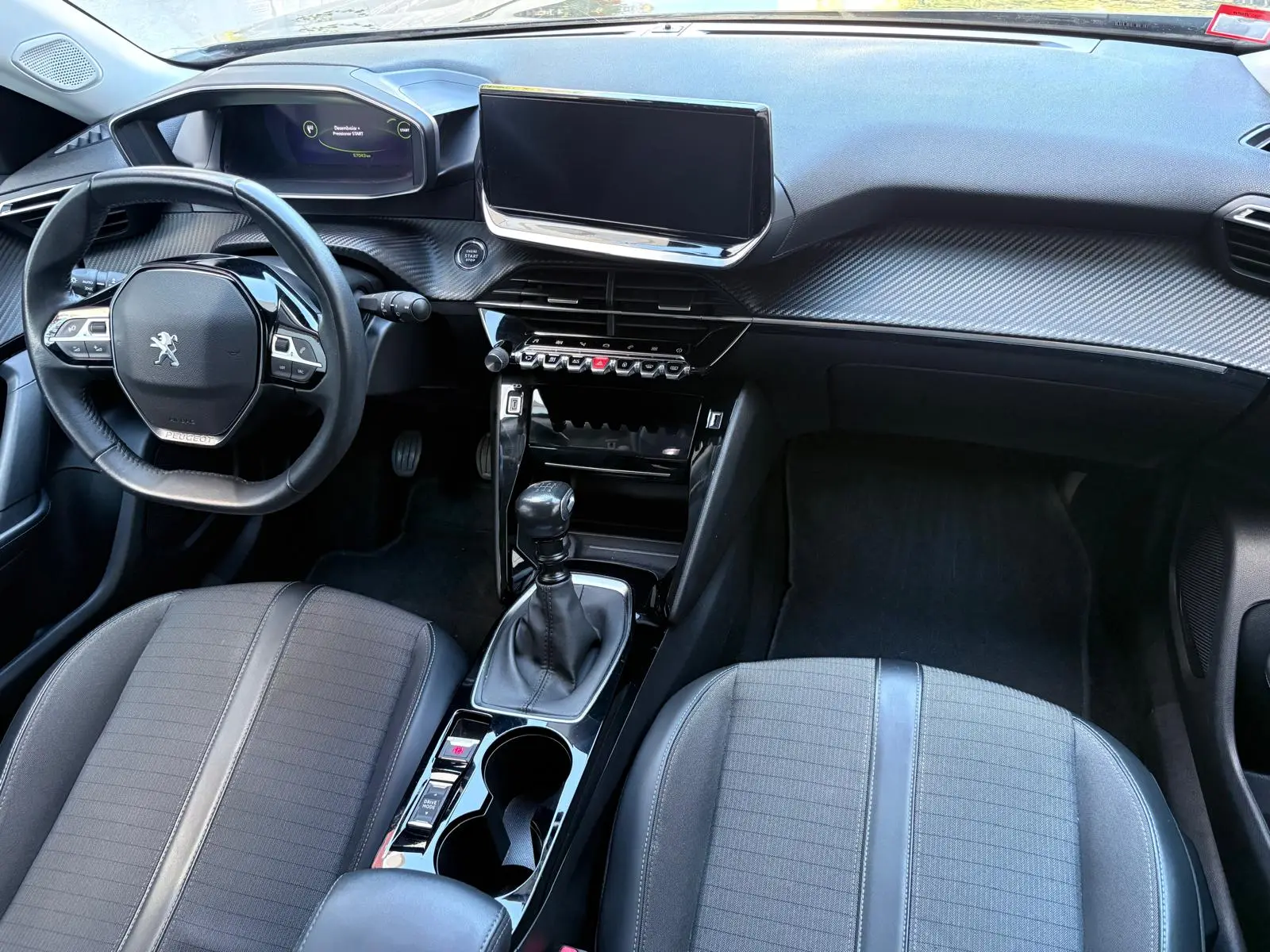 Peugeot 2008 1.2 PureTech Allure 29