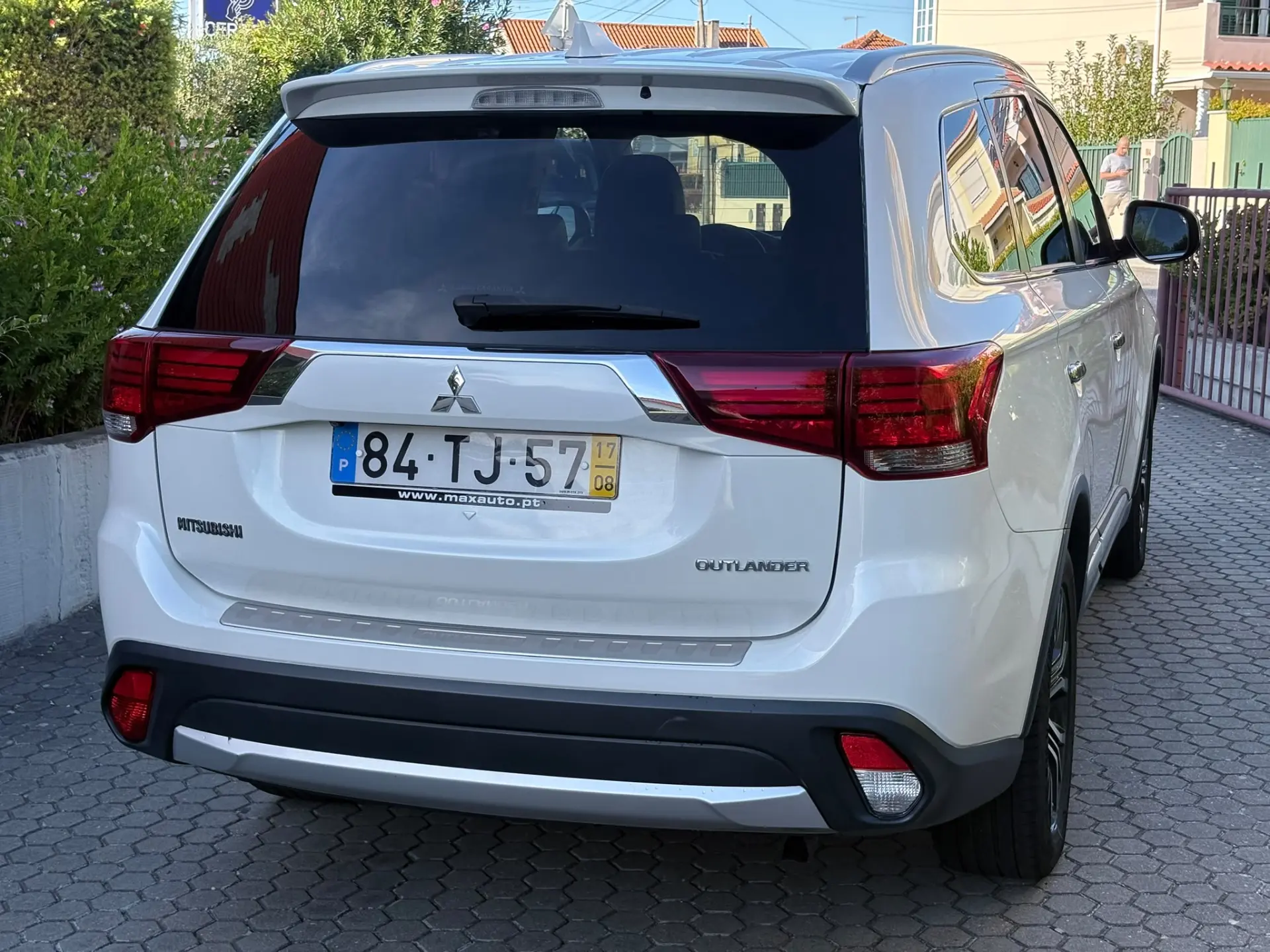 Mitsubishi Outlander 2.2 DI-D Instyle Navi 21