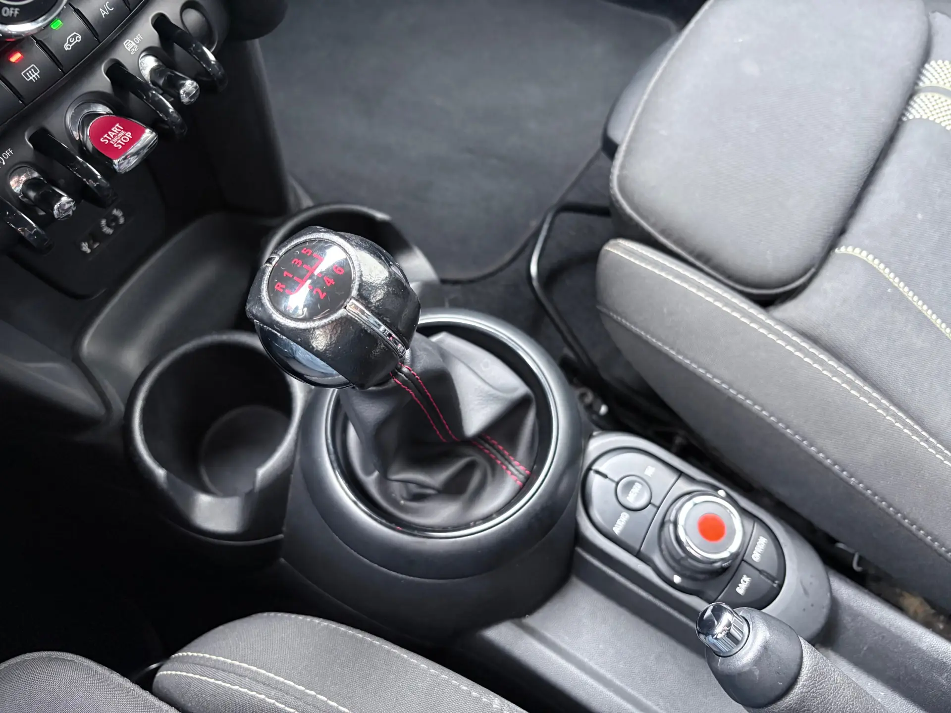 MINI 5 Portas One 50