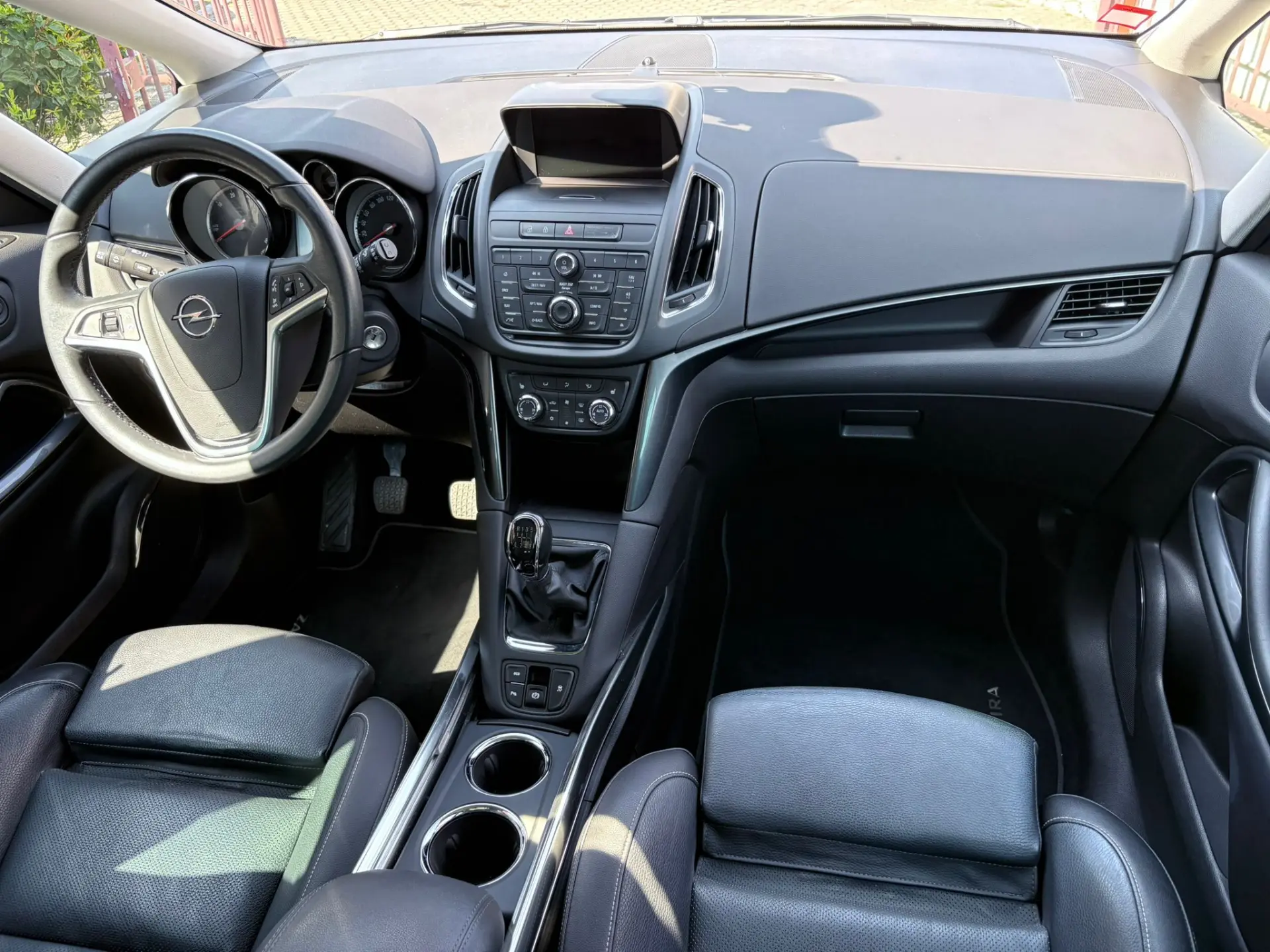 Opel Zafira 2.0 CDTI Cosmo 29