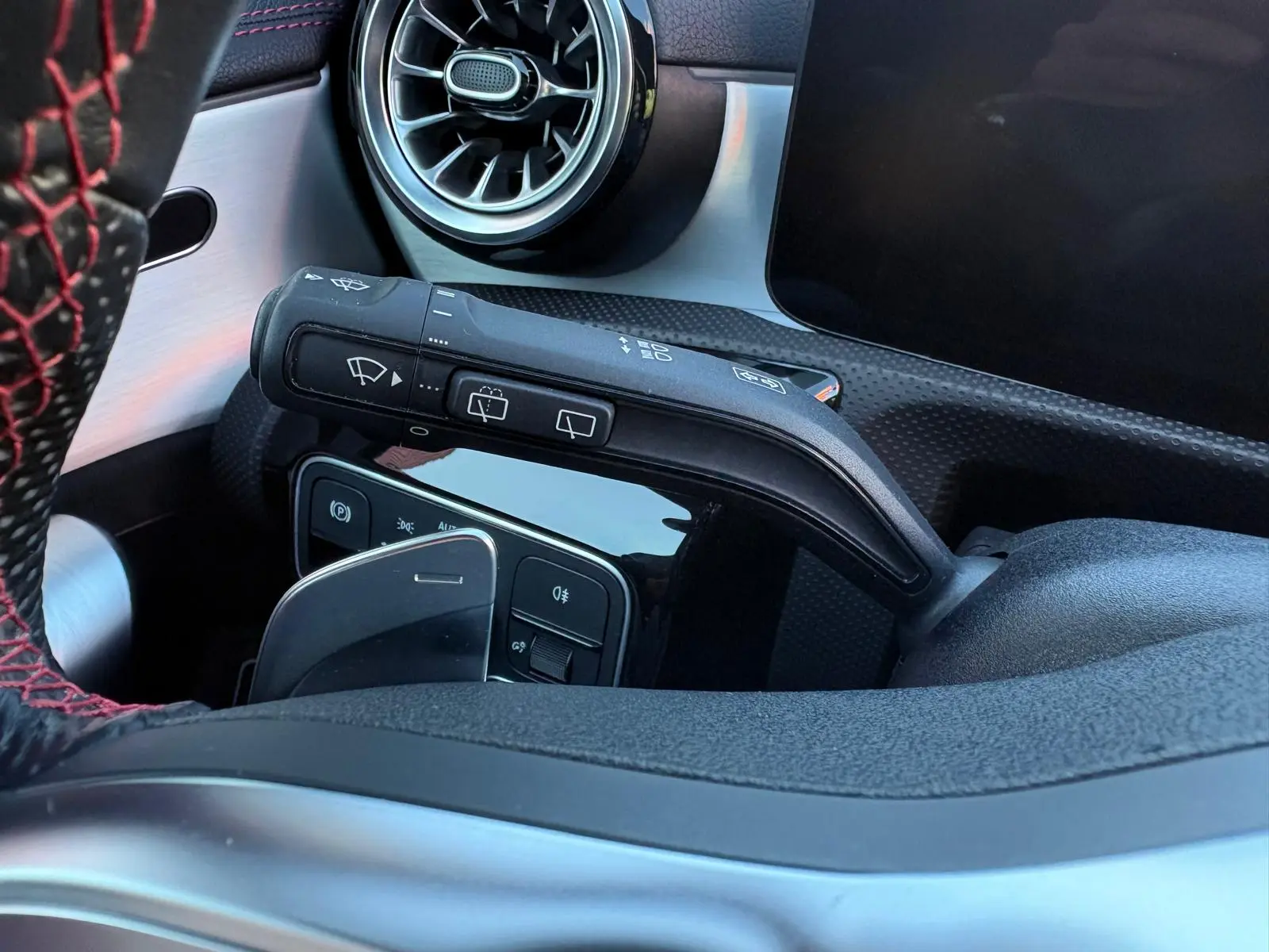 Mercedes-Benz CLA 200 d Shooting Brake AMG Line Aut. 39