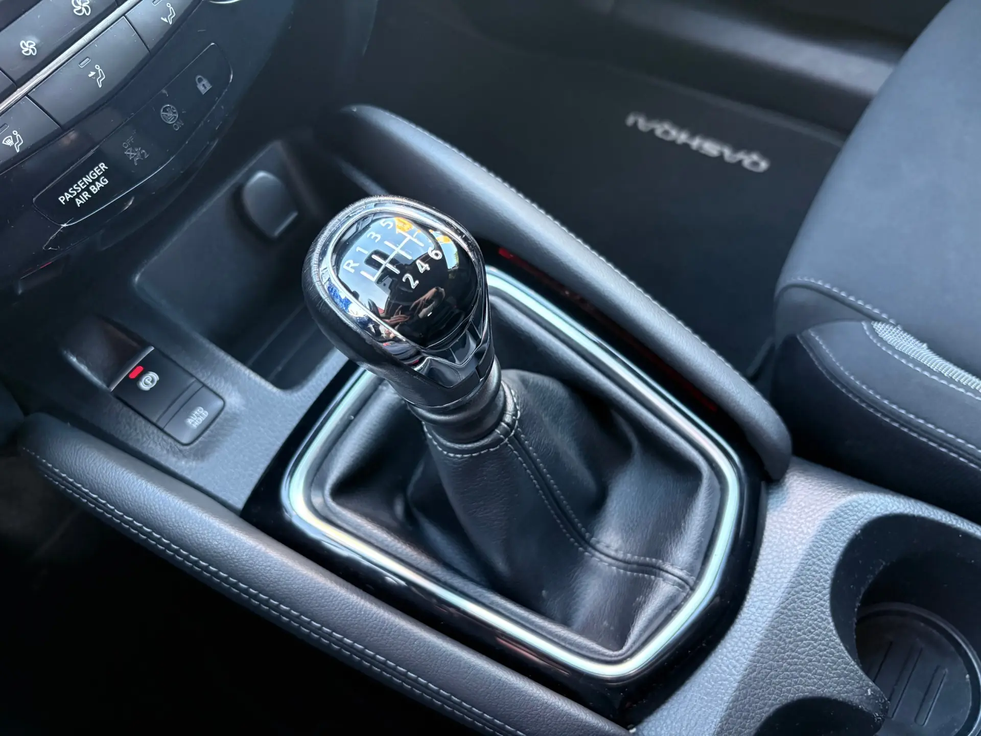 Nissan Qashqai 1.2 DIG-T N-Connecta 18 48