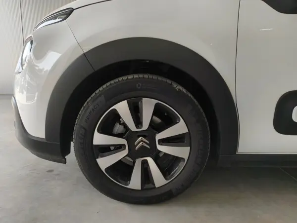 Citroën C3 1.2 PureTech Shine Pack 82cv 19