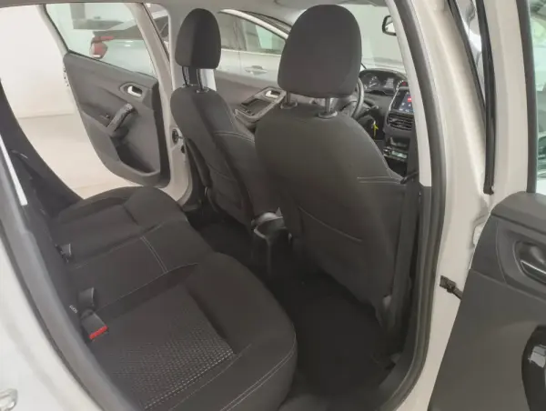 Peugeot 208 1.2 PURETECH ALLURE 11