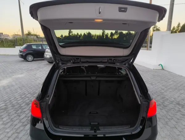 BMW 318 d Touring Aut. 10