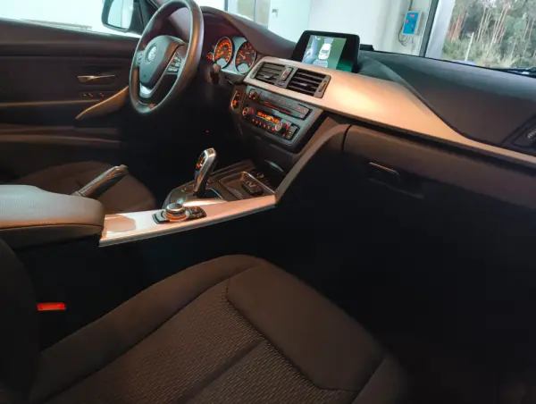 BMW 318 d Touring Aut. 15