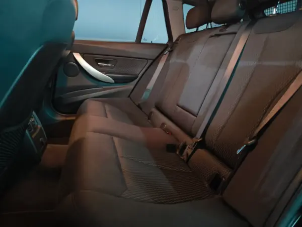 BMW 318 d Touring Aut. 23