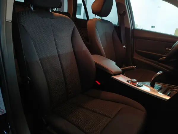 BMW 318 d Touring Aut. 25