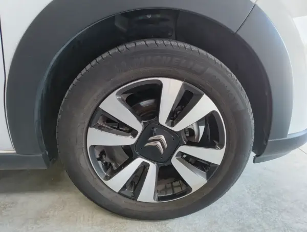 Citroën C3 1.2 PureTech Shine 18