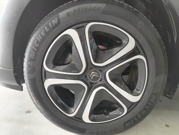 Citroën C3 1.2 PureTech Shine 22