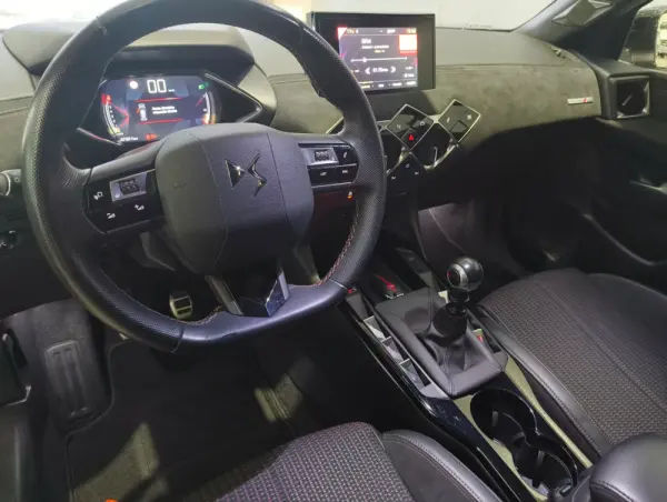 DS DS3 1.2 PureTech Performance Line 15
