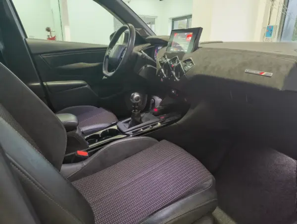 DS DS3 1.2 PureTech Performance Line 29