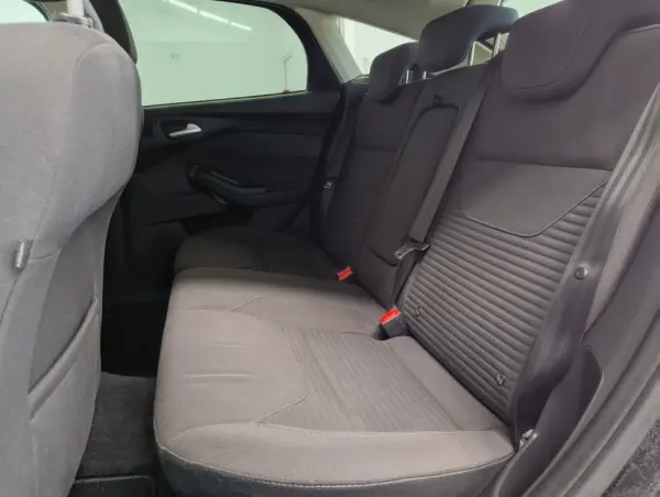 Ford Focus 1.5 TDCi Titanium 19