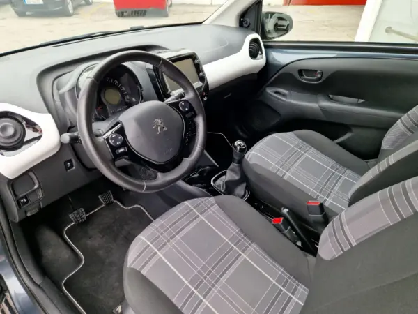 Peugeot 108 1.2 PureTech Allure 8