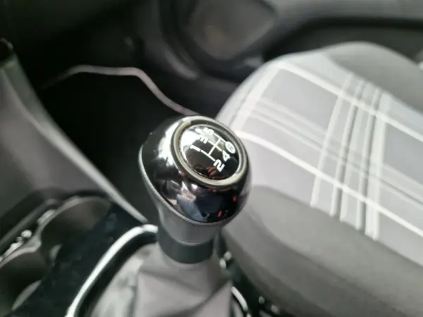 Peugeot 108 1.2 PureTech Allure 13