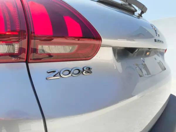 Peugeot 2008 PureTech 110 Stop&Start Crossway 6