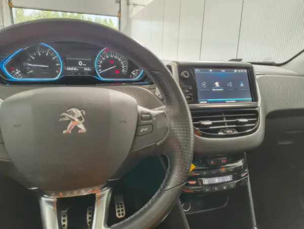 Peugeot 2008 PureTech 110 Stop&Start Crossway 10