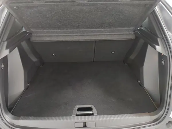 Peugeot 2008 1.2 PureTech Allure 10