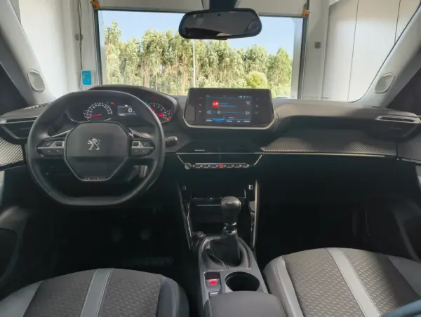 Peugeot 2008 1.2 PureTech Allure 12