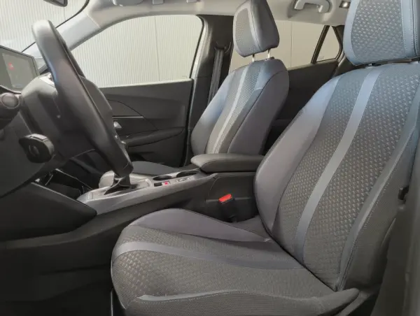 Peugeot 2008 1.2 PureTech Allure 14