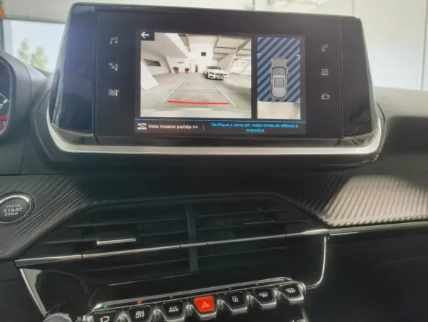 Peugeot 2008 1.2 PureTech Allure 15