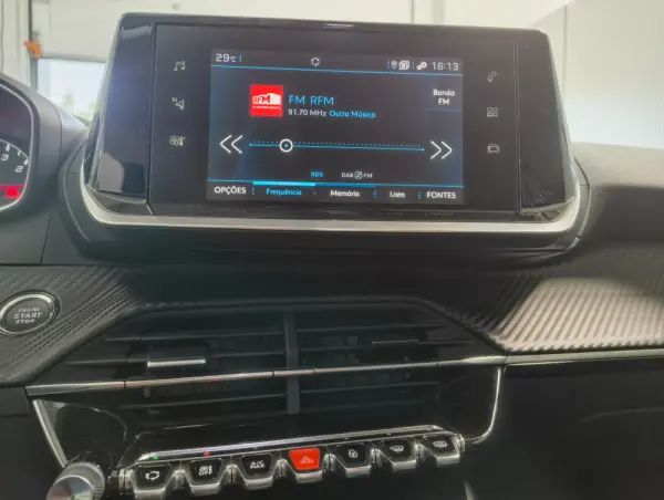 Peugeot 2008 1.2 PureTech Allure 16