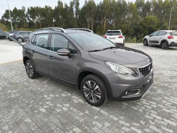Peugeot 2008 1.2 PureTech Allure 3