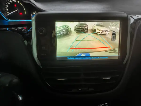 Peugeot 2008 1.2 PureTech Allure 13