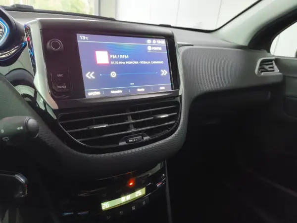 Peugeot 2008 1.2 PureTech Allure 14