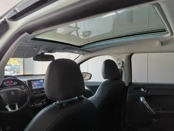 Peugeot 2008 1.2 PureTech Crossway 20