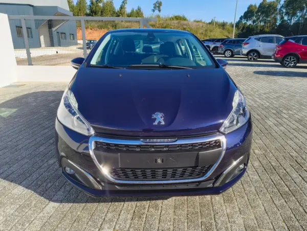Peugeot 208 1.2 PureTech Signature 5