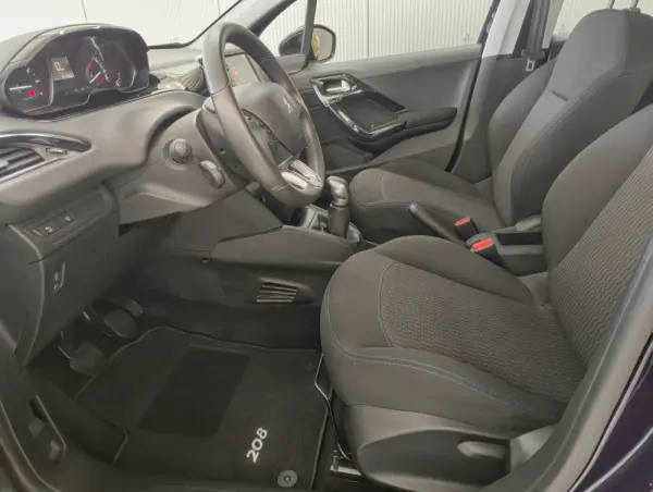 Peugeot 208 1.2 PureTech Signature 14